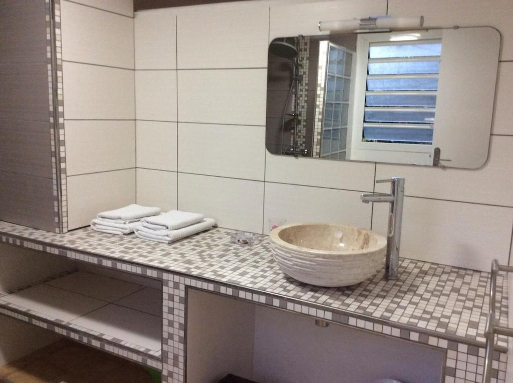 Confortable T1 Le Gosier, Wi-Fi, Piscine Dans Gite Le Gosier  Luaran gambar